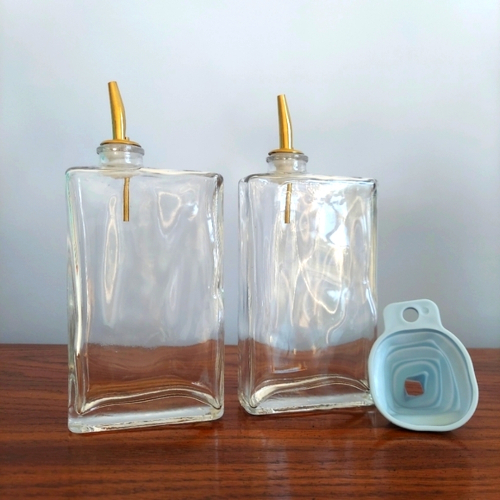 *🆕 Glass Oil Dispenser Bottles with Gold Pour Spout, Clear, Set Of 2, NEW